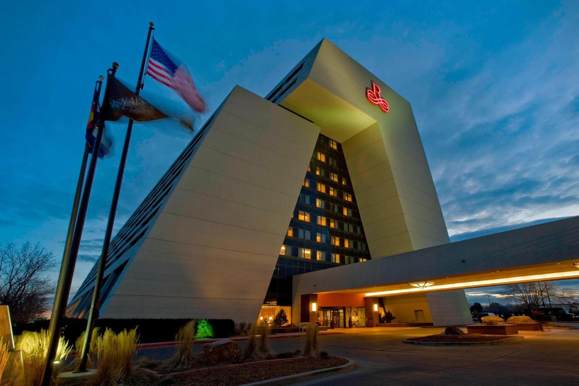 Renaissance Denver Hotel & Conference Center Exterior photo